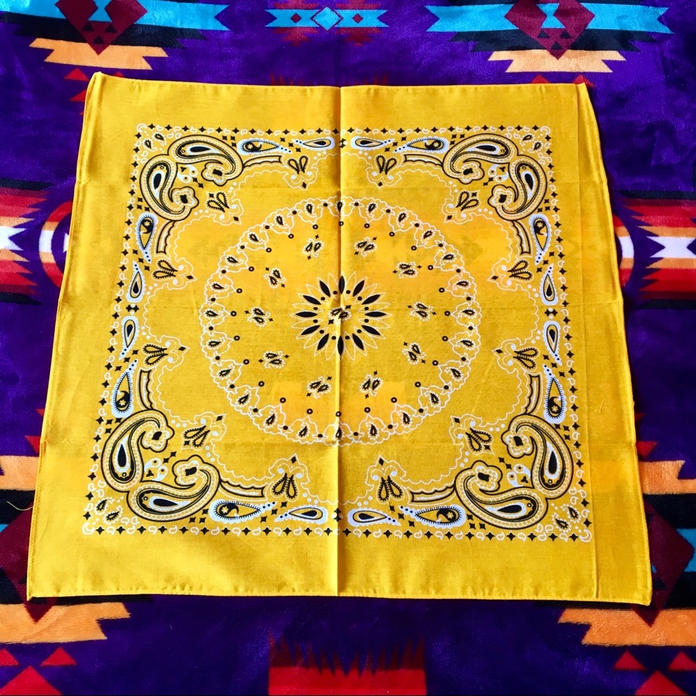 NWOT GOLD 🌕🌞⭐️☀️Bandana/face mask 😷